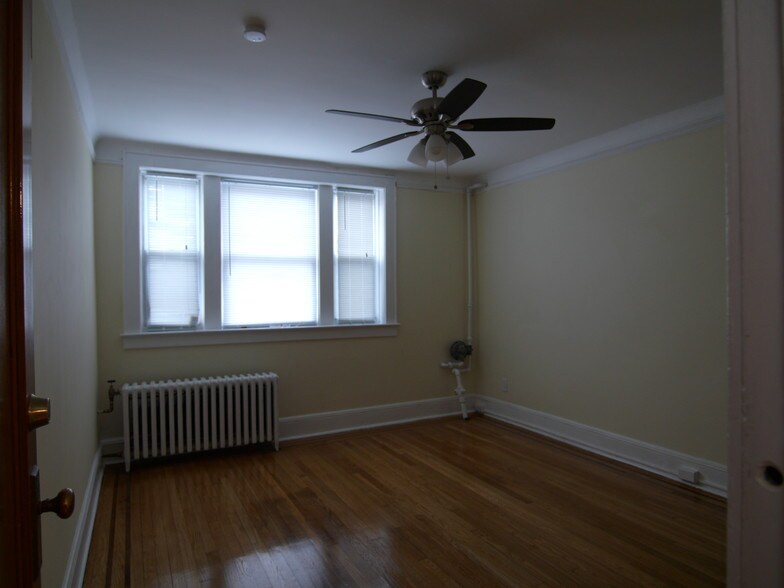 Primary Photo - 63 68th St