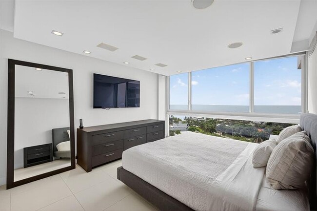 Building Photo - 2715 N Ocean Blvd