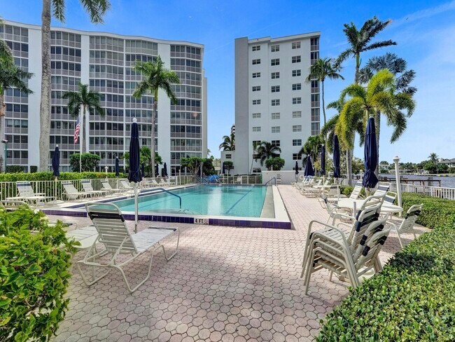 Building Photo - 3300 S Ocean Blvd