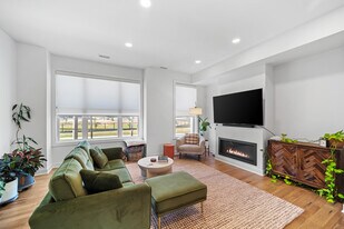 Building Photo - 11206 N Park Pl