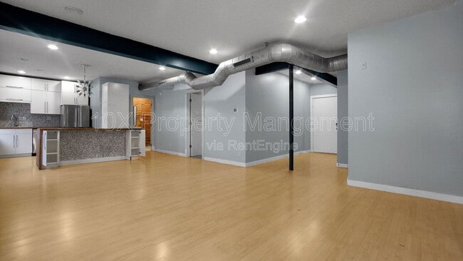 Building Photo - 978 N High St