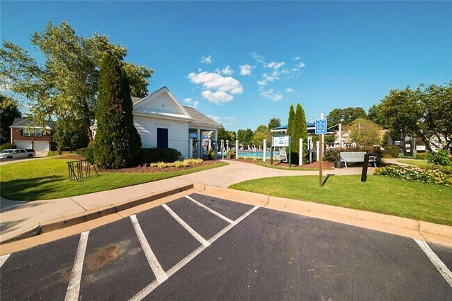 Building Photo - 3495 Ridgefair Dr