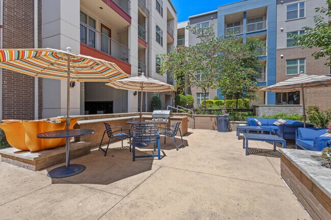 Building Photo - 10550 N Central Expy