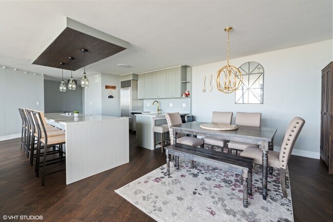 Building Photo - 505 N Lake Shore Dr