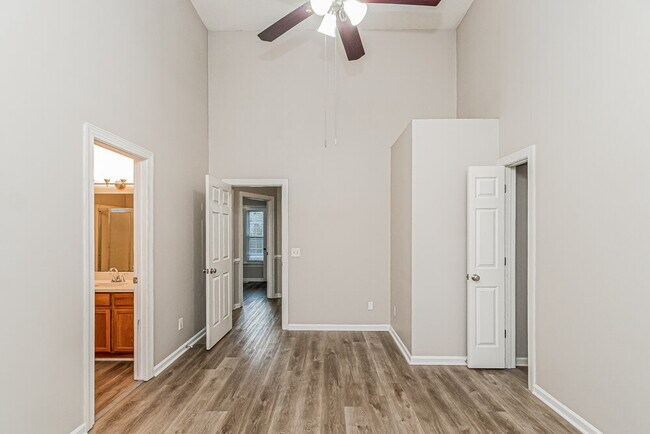 Building Photo - 1024 Alderleaf Dr