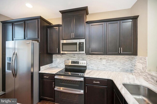 Building Photo - 100 Nestor's Pl