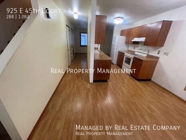 Building Photo - 925 E 45th Ct
