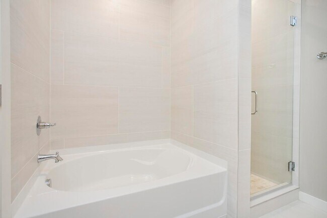 Building Photo - 3637 Hydes Ferry Rd