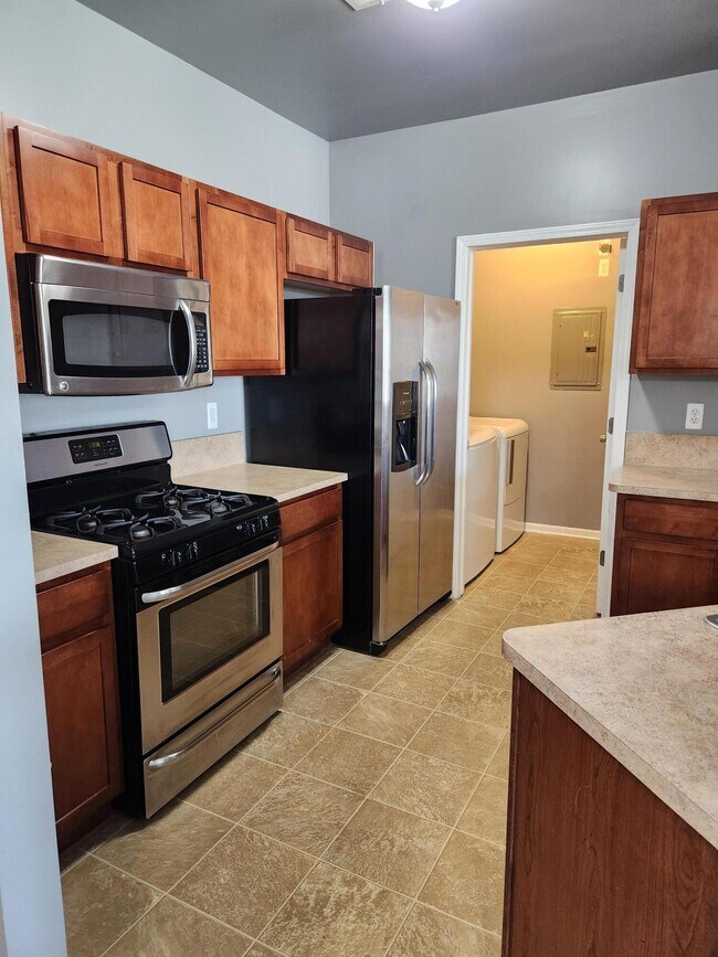 Building Photo - 23668 Northstone Village Dr