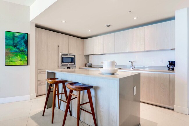 Building Photo - 4111 S Ocean Dr