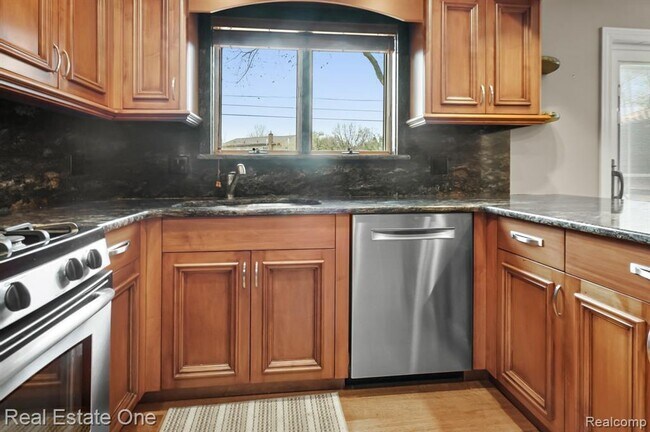 Building Photo - 4147 Greensboro Dr