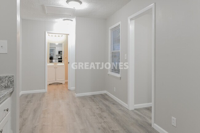 Building Photo - 2220 Gaebler Ave