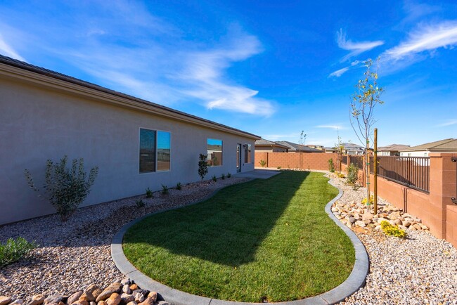 Building Photo - 4 bedroom 2 Bath Home in Desert Edge Cove ...