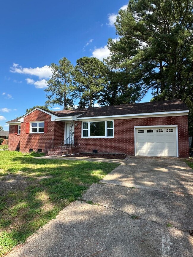 Primary Photo - 3 Bedroom house in Western Branch