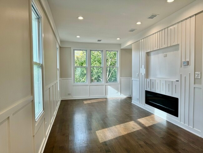 Building Photo - 3135 S 53rd Ave