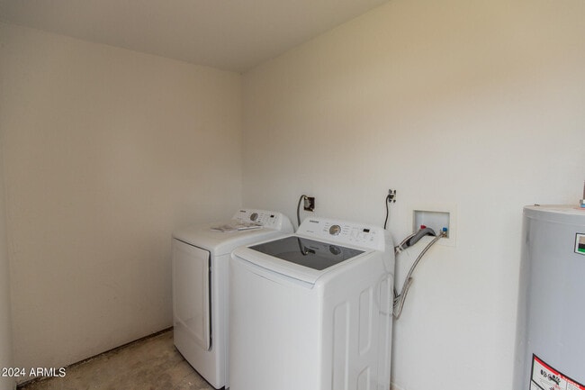 Building Photo - 4644 E Caballero St