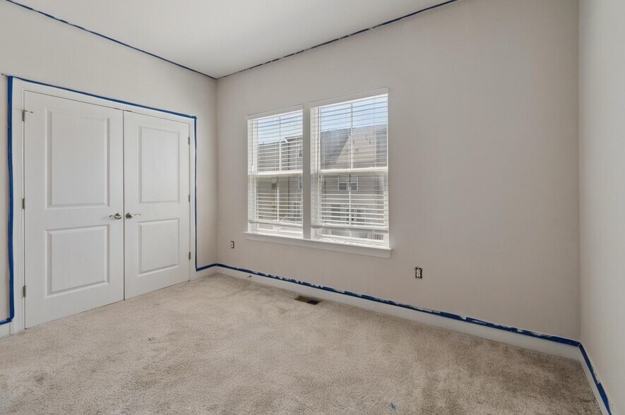 Building Photo - 306 Phoenix Dr