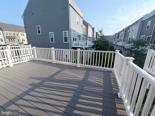 Building Photo - 17958 Woods Overlook Dr