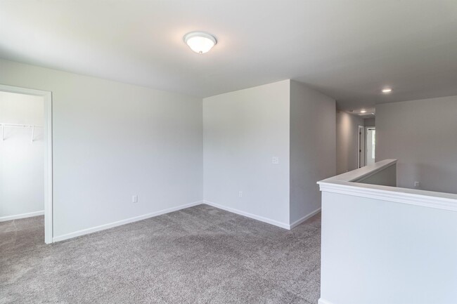 Building Photo - 147 Enclave Wy