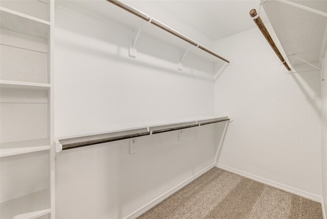 Building Photo - 812 Laguna Grn Ln