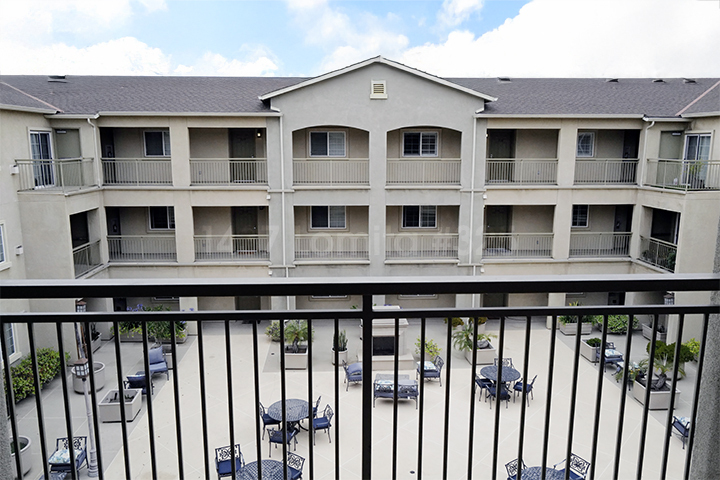 Courtyard - 1437 Lomita Blvd