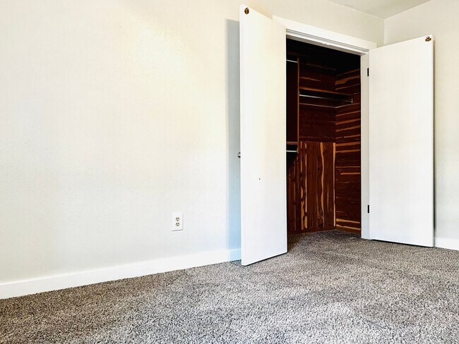 Building Photo - Beautiful 3BD 2BA Corner-Lot Home Located ...