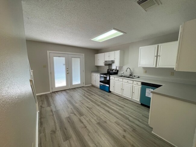 Building Photo - Coming soon..... Beautiful  3 bedroom 2 bath
