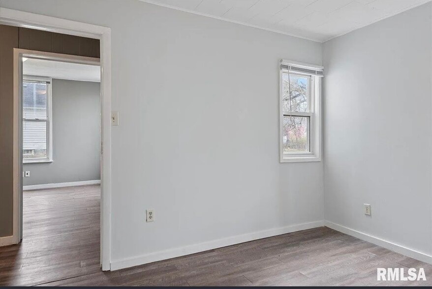 Building Photo - 1127 N 6th St