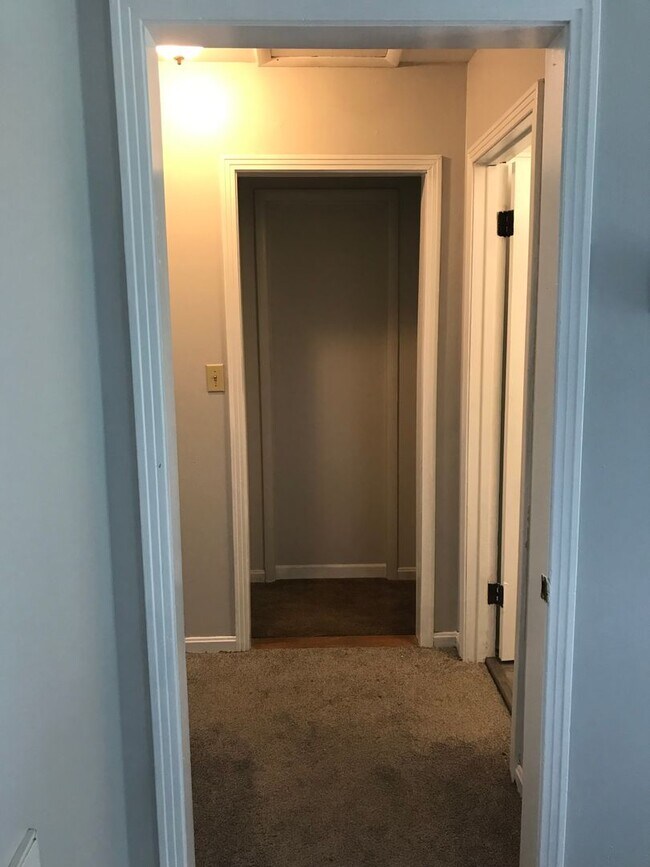 Building Photo - 1662 Vista Ln