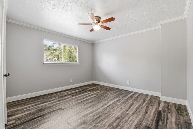 Building Photo - Beautifully Updated 4-Bedroom Home in a Prime Houston Location