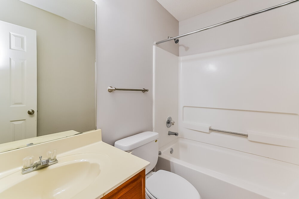 Building Photo - 7845 Sarah Ann Dr S