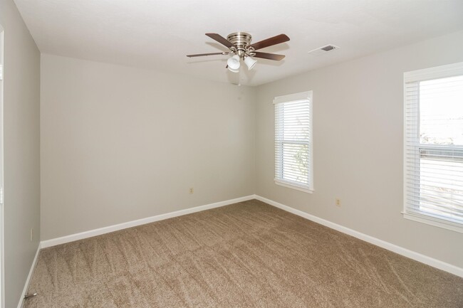 Building Photo - 4415 Bunker Hill Dr