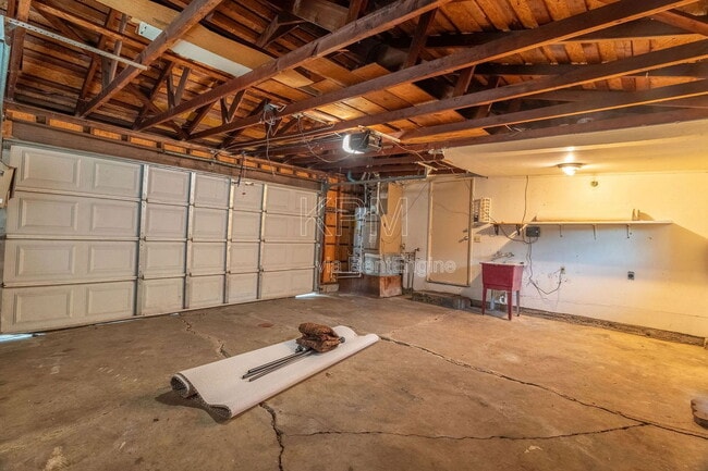 Building Photo - 713 San Francis Ave