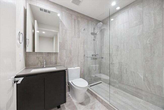 Building Photo - 44 East Ave