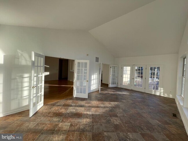 Building Photo - 25869 Flintonbridge Dr