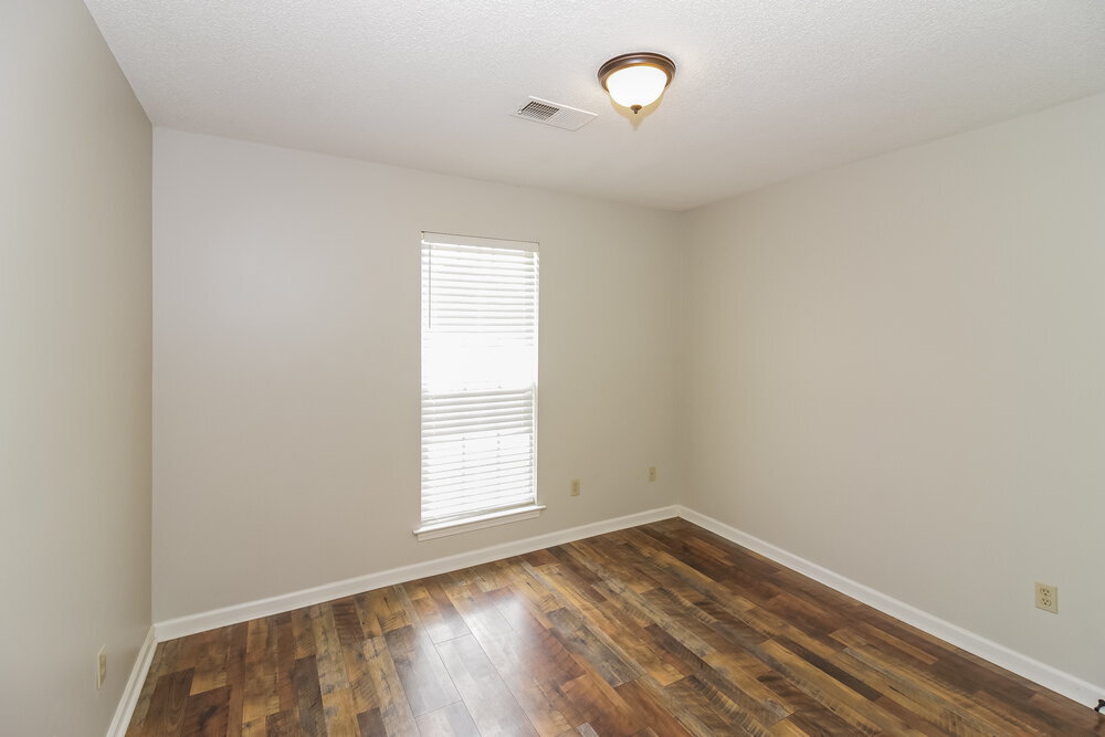 Building Photo - 1676 Sandpiper Cove N