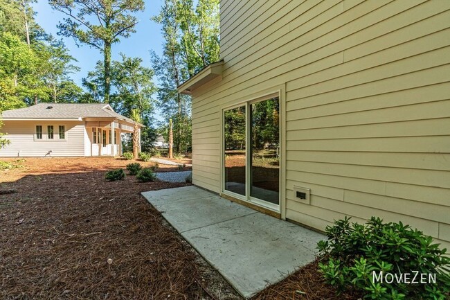 Building Photo - 1110 Tree Canopy Way Wilmington, NC 28403 ...