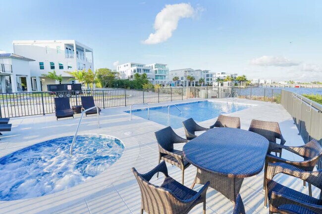 Building Photo - 99 Seaside Ave