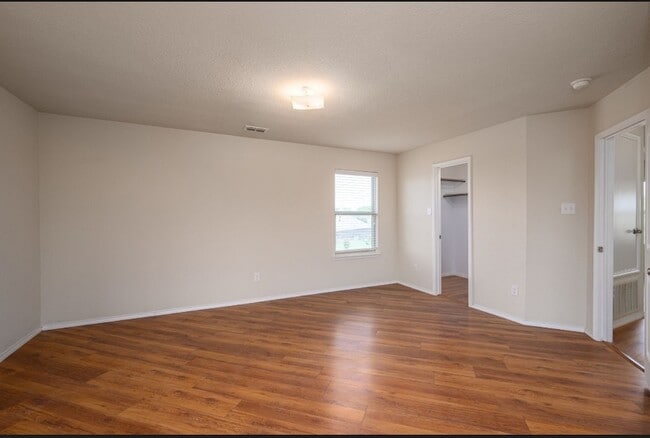 Building Photo - 800 Cormorant Dr