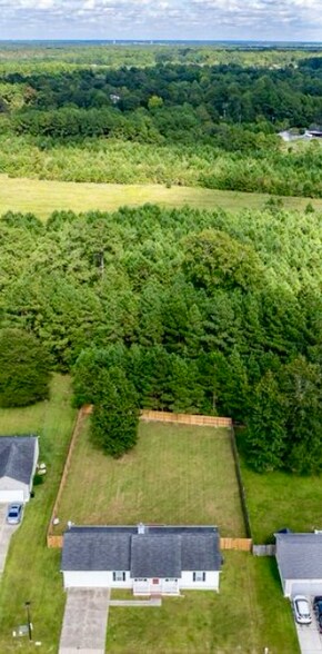 Building Photo - 106 Constitution Ave