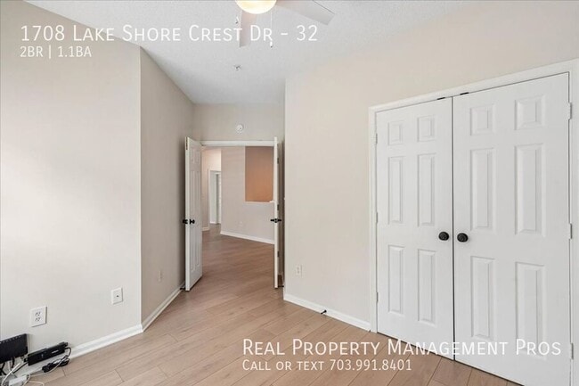 Building Photo - 1708 Lake Shore Crest Dr