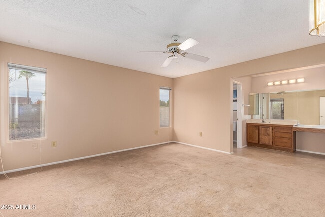 Building Photo - 13722 W Gable Hill Dr