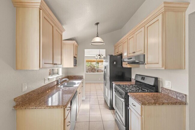 Building Photo - 926 Agua Caliente Dr