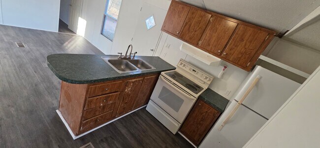 Building Photo - 8364 Cedar St