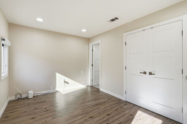 Building Photo - Turnkey Open-Concept Home with Central A/C & Solar