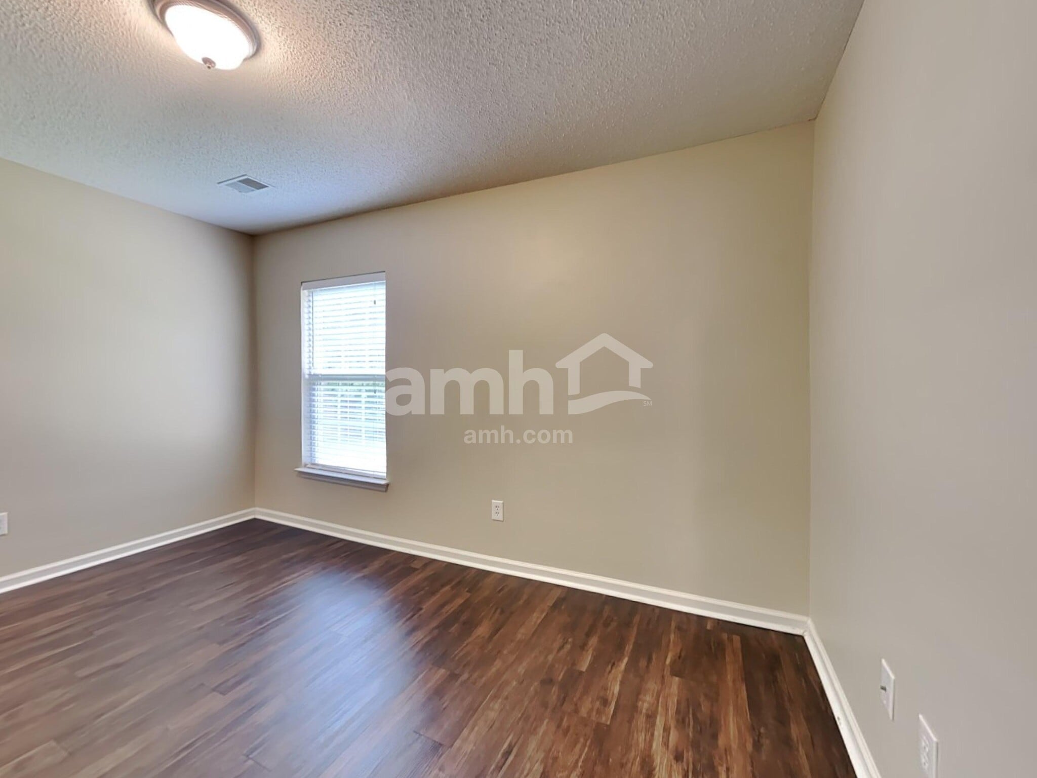 Building Photo - 136 Wildberry Ln