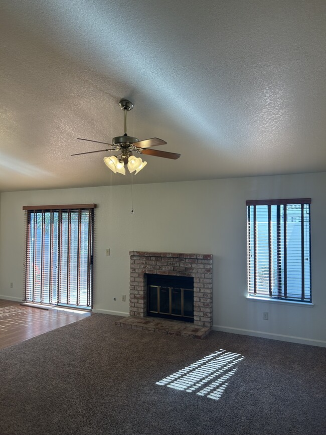 Building Photo - 2252 Southport Ln