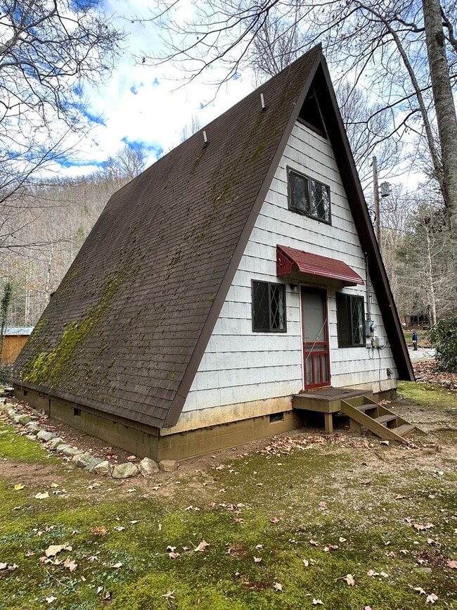 Building Photo - 2 Bedroom / 1 bath A Frame Home  Erwin, TN