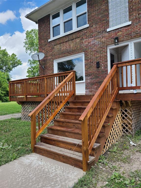 Building Photo - 578 Manistique St