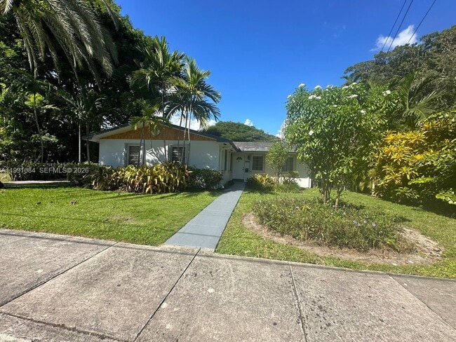 Building Photo - 3755 Oak Ave